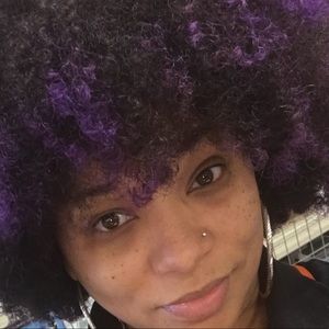 Meet your Posher, Monique